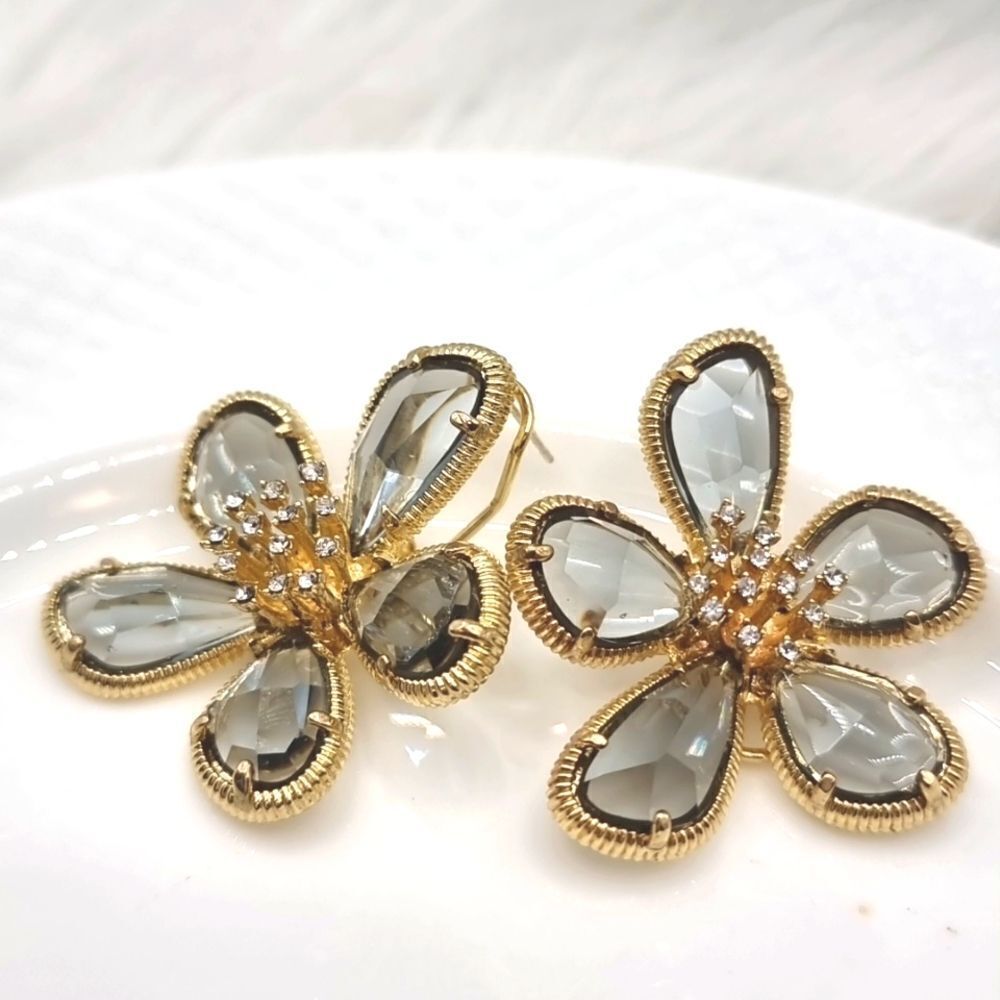 Gold Crystal Grey Glass flower earrings | NWOT - Picture 7 of 11